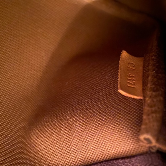 LOUIS VUITTON POCHETTE ACCESSOIRES MONOGRAM - Picture 14 of 16